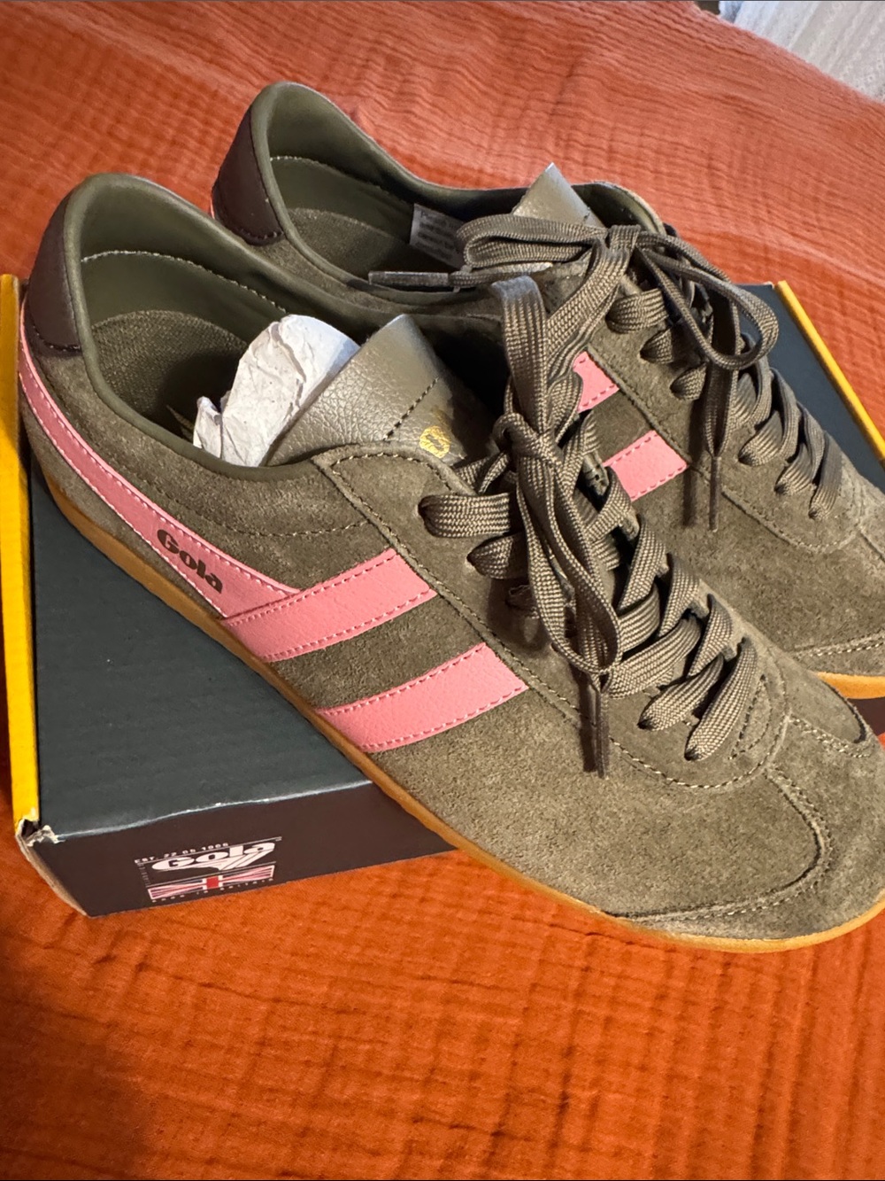Gola women’s Suede Trainers in Olive with Pink Stripes